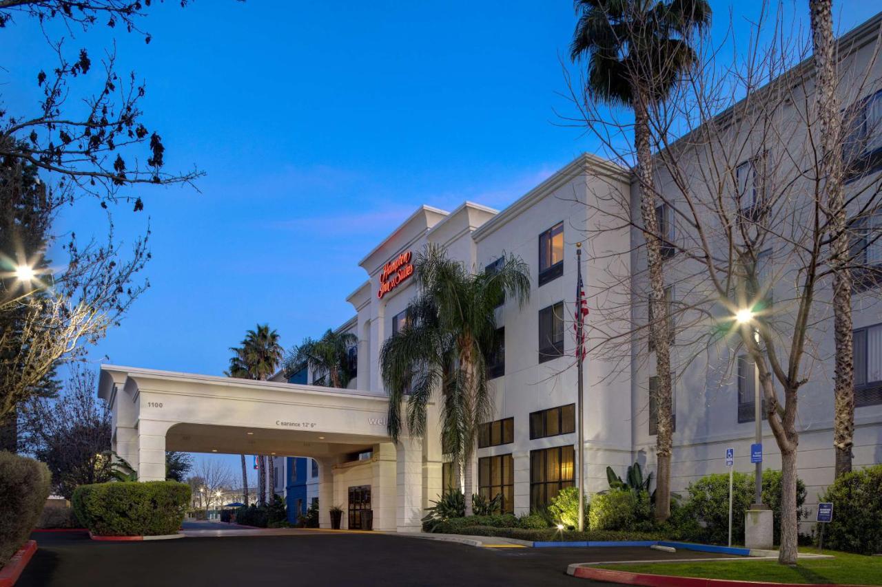 Hampton Inn & Suites Tulare Exterior foto